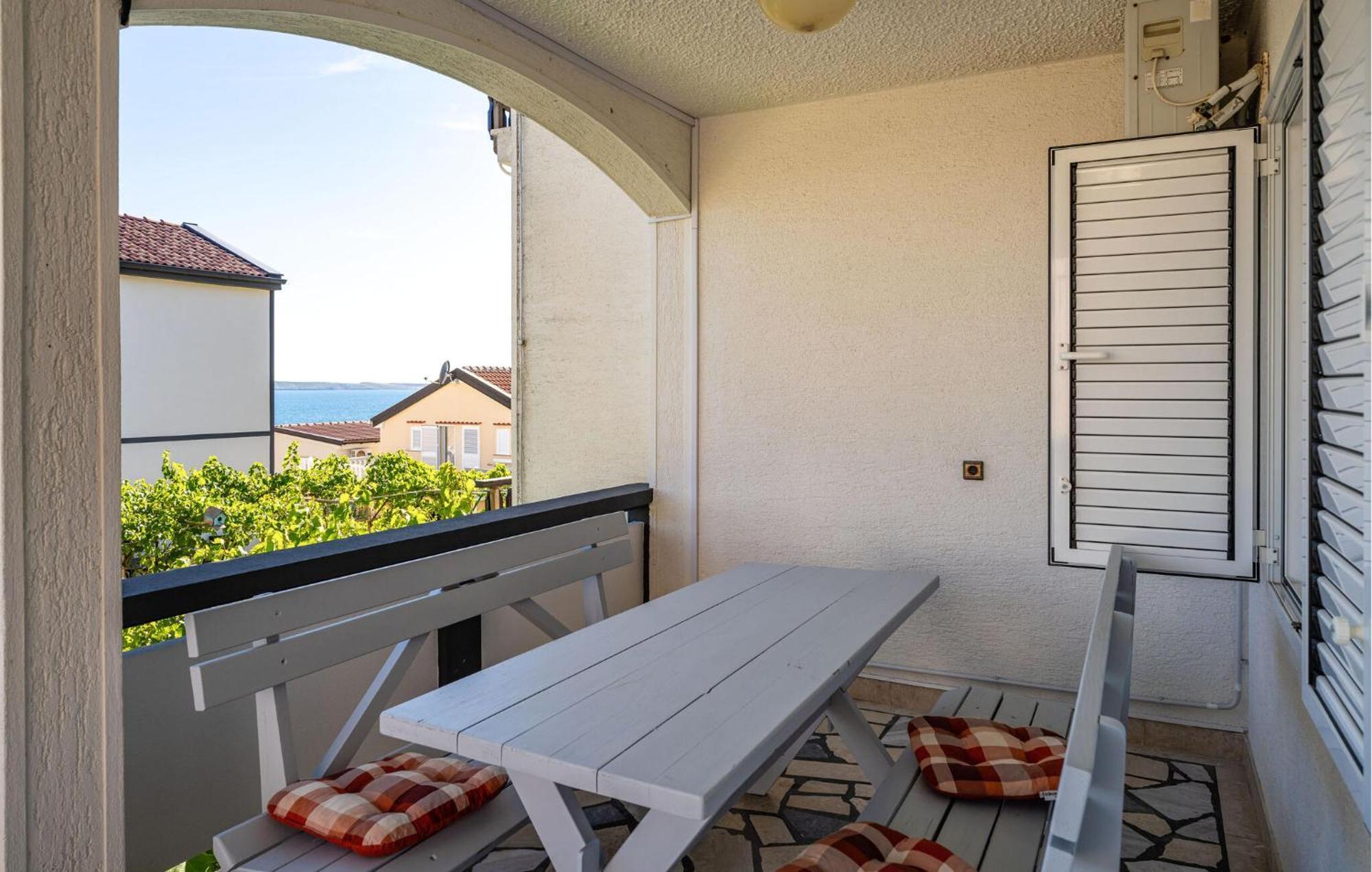 Nice Apartment In Rtina With Wifi Kültér fotó